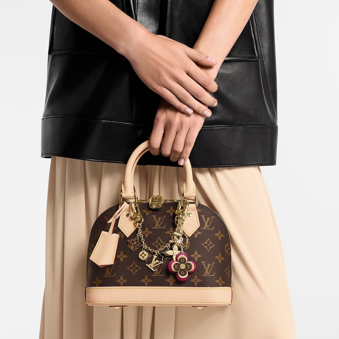 L0vis Vvtt0n Blooming Flowers Bag Charm And Key Holder For Women M63084