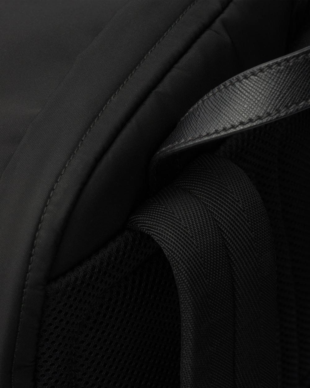 Pra*a Re-Nylon And Saffiano Leather Backpack Black For Men 12.2in/31cm 2VZ048_2DMG_F0002_V_OOO