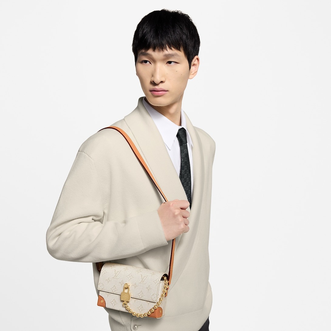 L0vis Vvtt0n Steamer Wearable Wallet Off-White For Men 18cm/7.1in – M14686