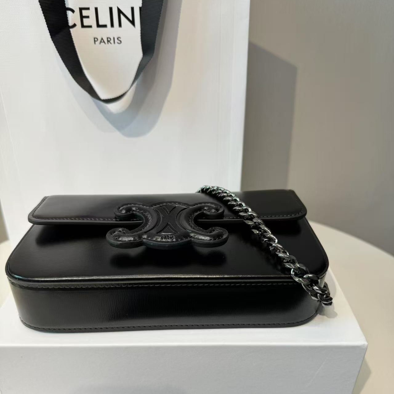 Ce1i*e Chain Shoulder Bag Triomphe Black For Women 8in/20.5cm 197993EQJ.38NN