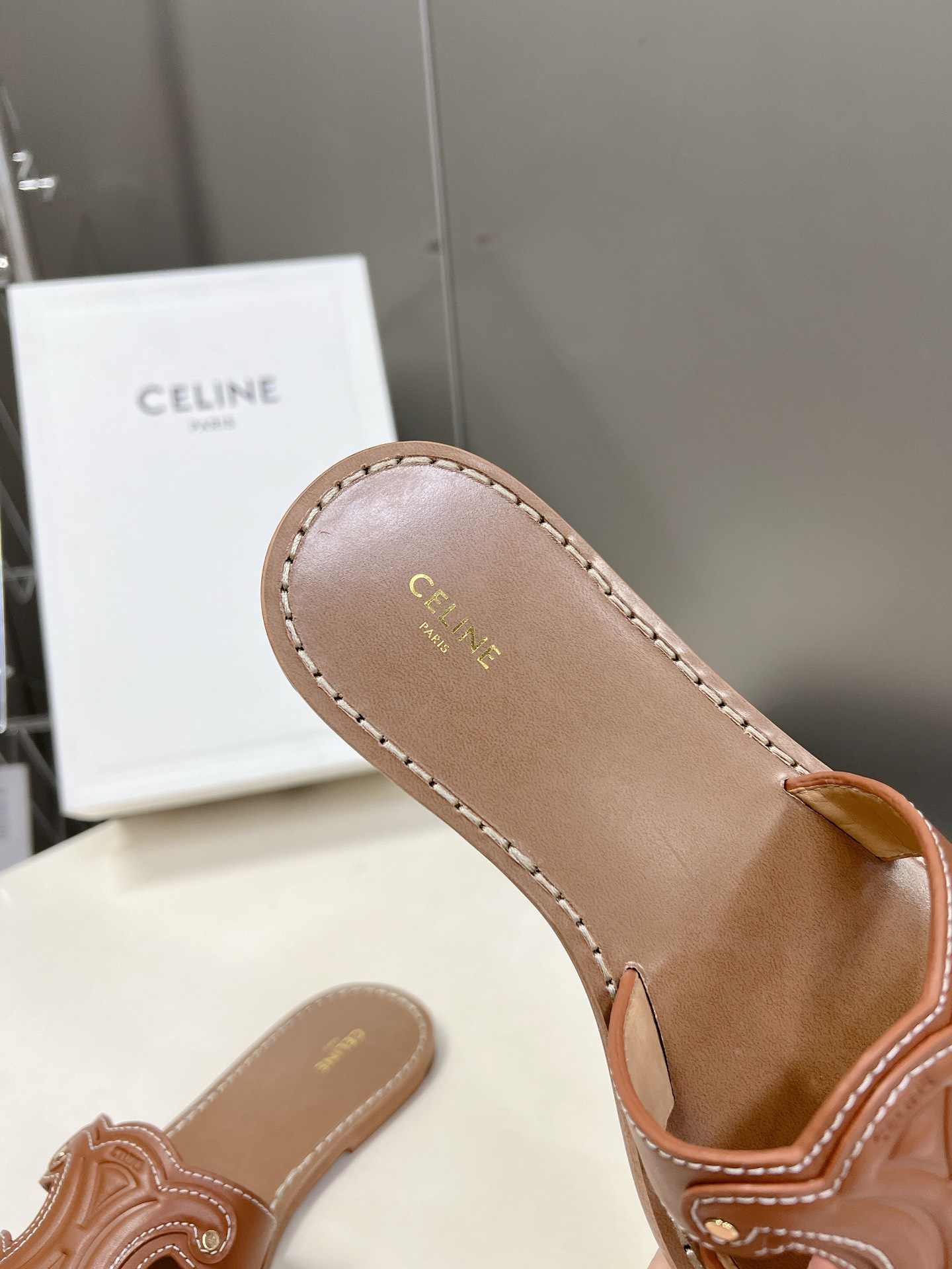 Ce1i*e Triomphe Mule Brown For Women 352413767C.04LU