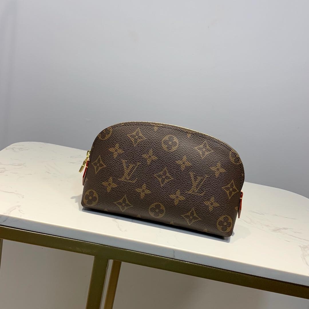 L0vis Vvtt0n Cosmetic Pouch PM Monogram Canvas For Women, Women’s Bags 7.5in/19cm LV M47515
