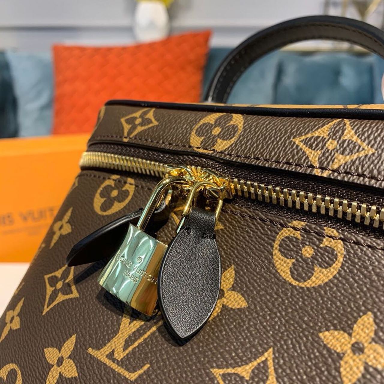 L0vis Vvtt0n Vanity PM Monogram And Monogram Reverse Canvas By Nicolas Ghesquiere For Women, Women’s Handbags, Shoulder And Crossbody Bags 7.5in/19cm LV M45165