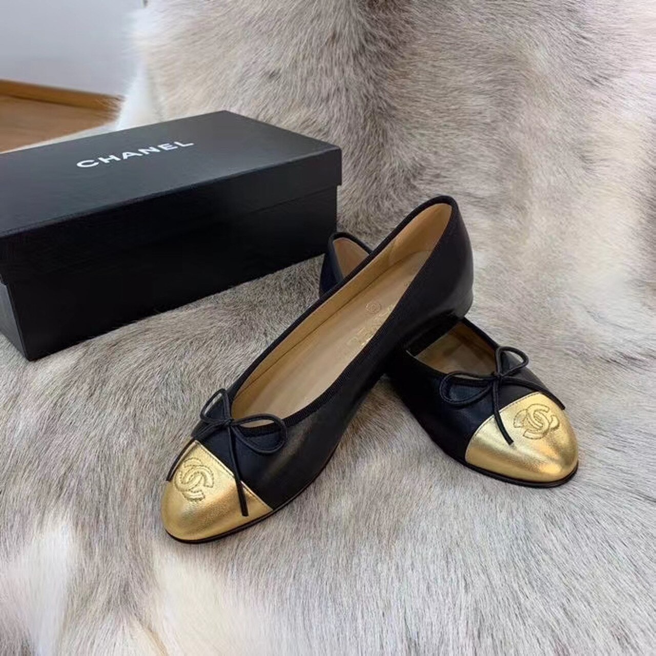 Ch**el Ballerina Flats Black/Gold For Women, Women’s Shoes G02819