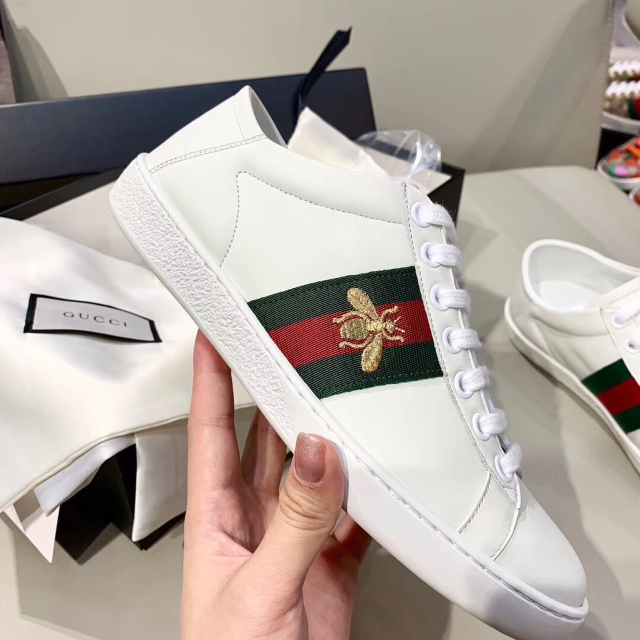 Gvc*1 Women’s Ace Sneaker With Bee White For Women GG