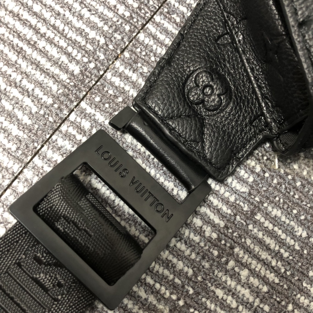 L0vis Vvtt0n S Lock Sling Bag Black For Men, Men’s Bags 8.3in/21cm LV M58487