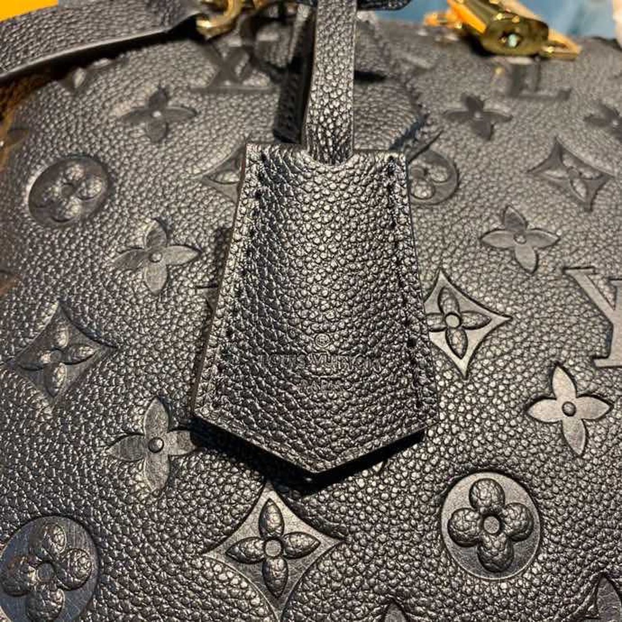 L0vis Vvtt0n Neo Alma Bag 32cm Monogram Empreinte Canvas Spring/Summer Collection M44832, Black