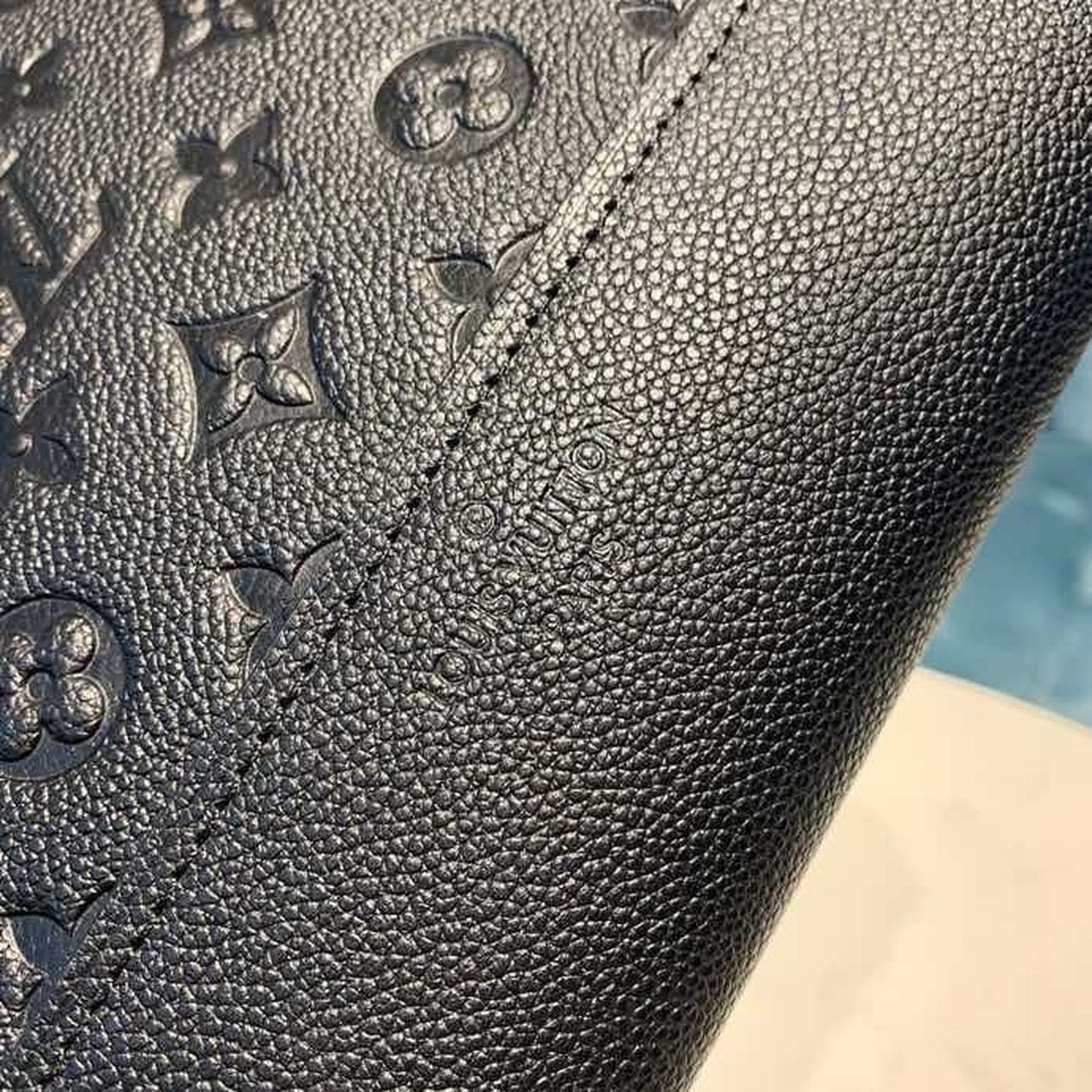 L0vis Vvtt0n Neo Alma Bag 32cm Monogram Empreinte Canvas Spring/Summer Collection M44832, Black