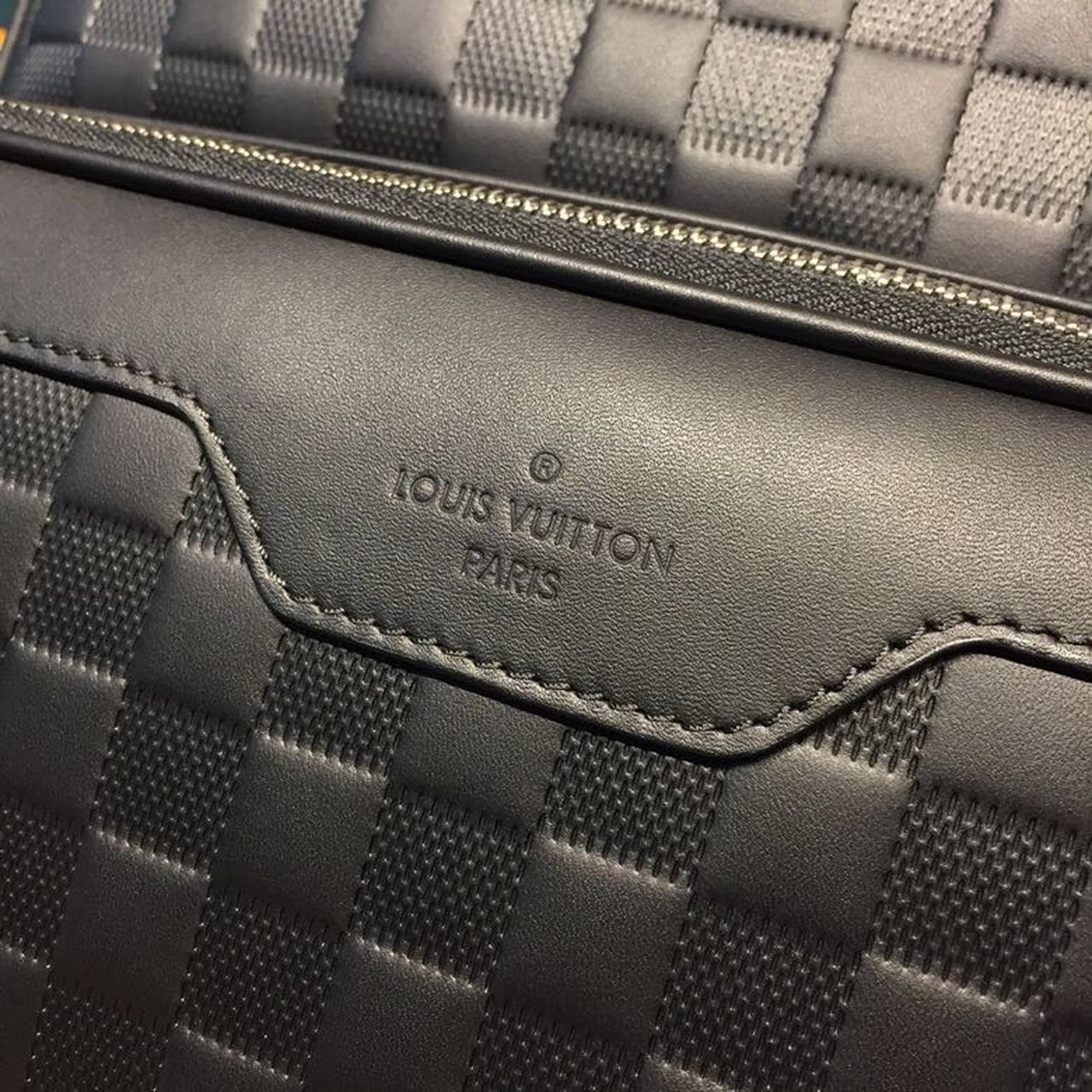 L0vis Vvtt0n Campus Backpack Damier Infini Onyx Silver For Men, Men’s Bags 39cm LV N40306