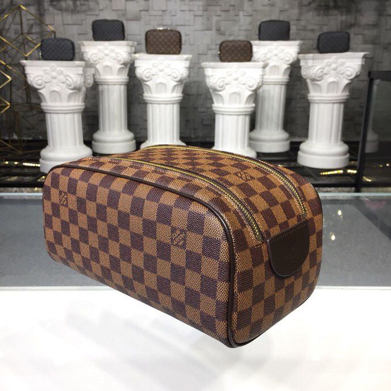 L0vis Vvtt0n King Size Toiletry Damier Ebene Canvas, Travel Bags 11in/28cm LV N47527