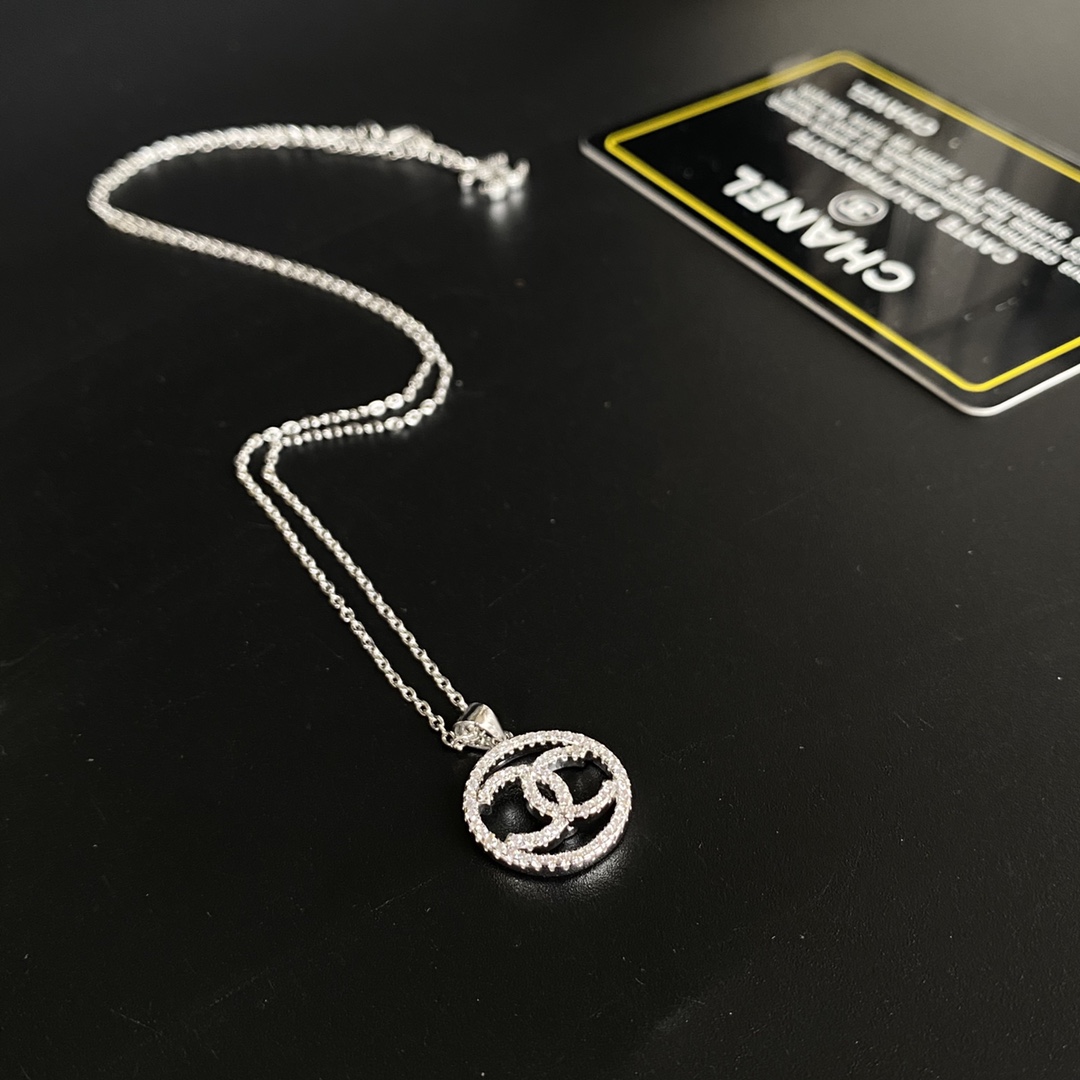 Ch**el Necklace