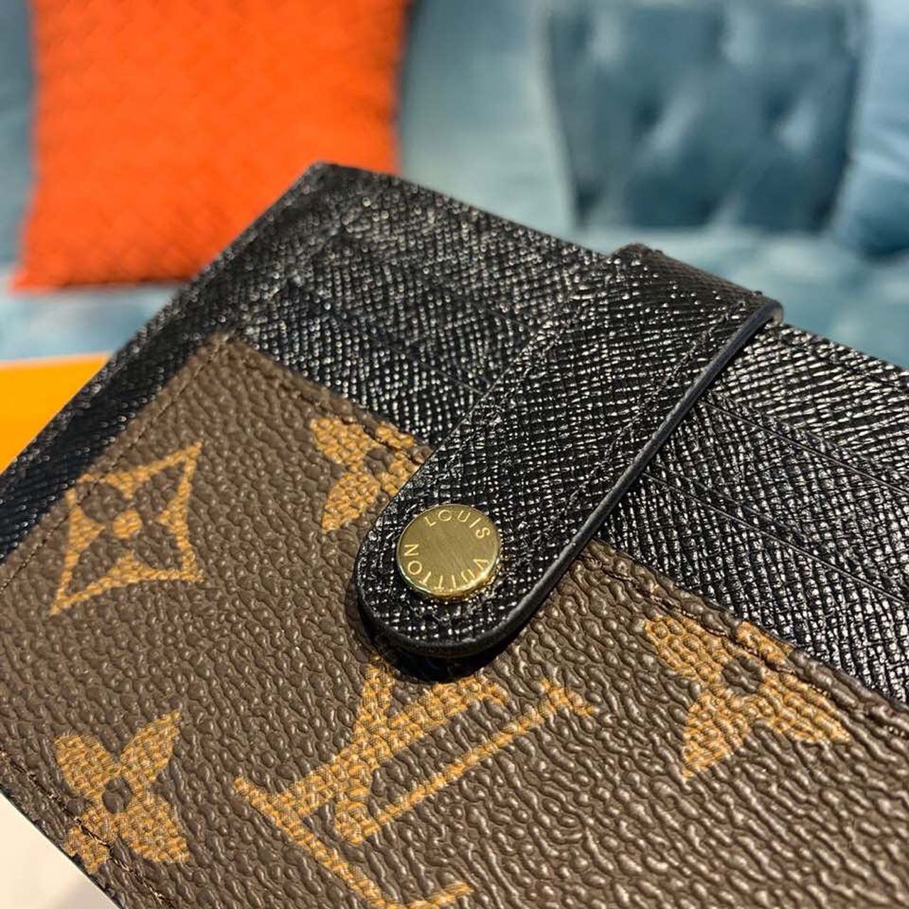 L0vis Vvtt0n Wallet