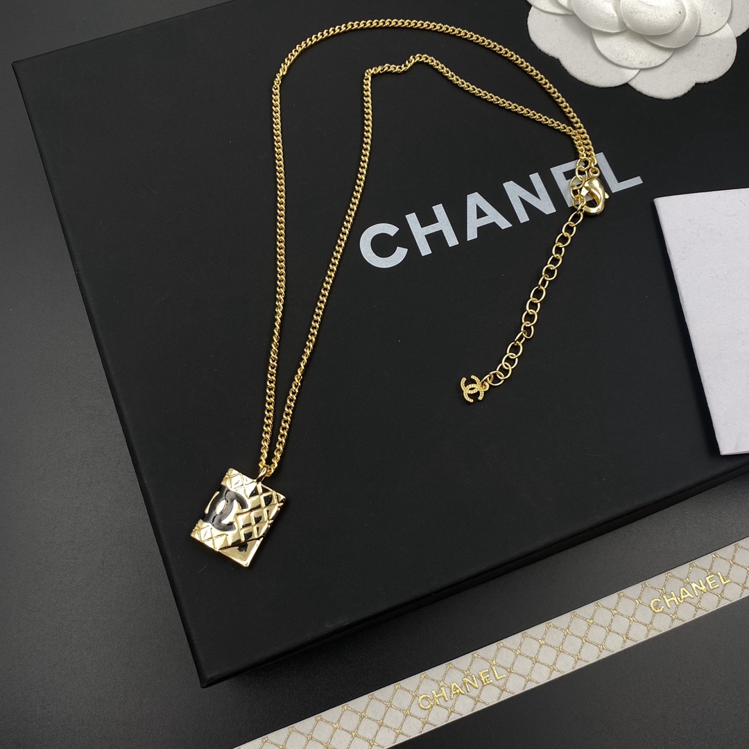 Ch**el Necklace