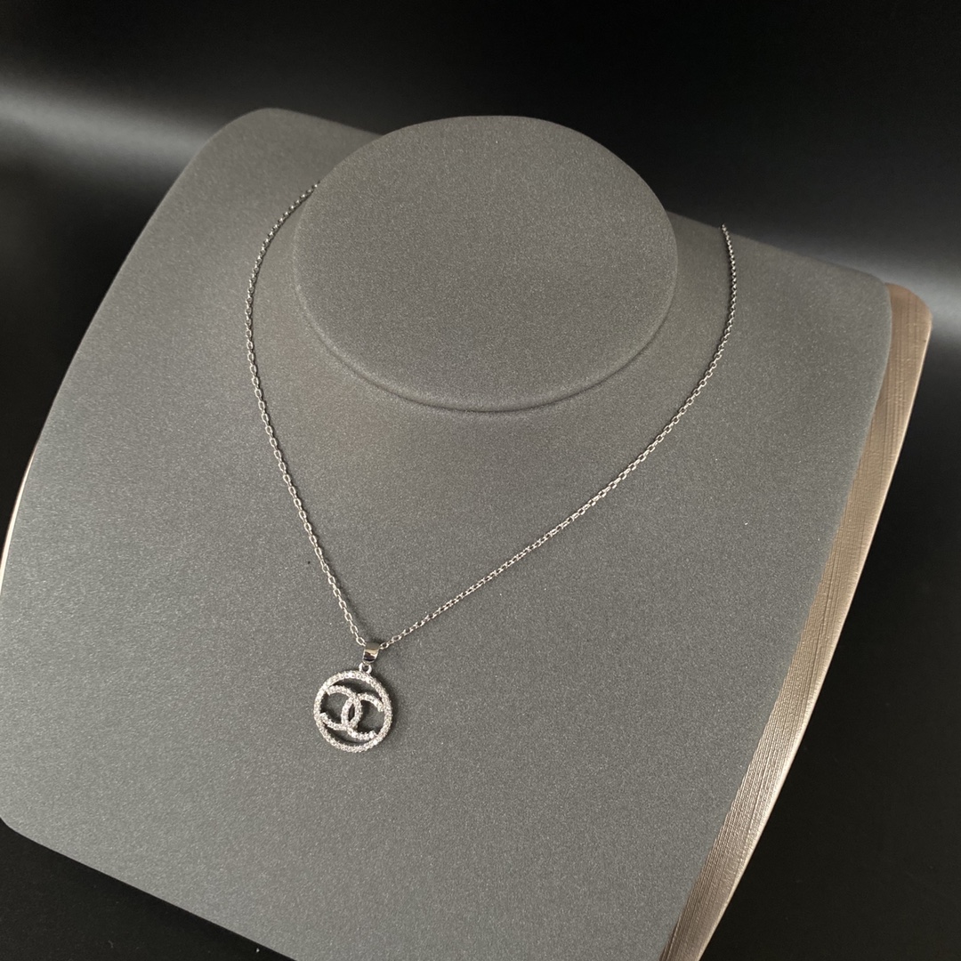 Ch**el Necklace