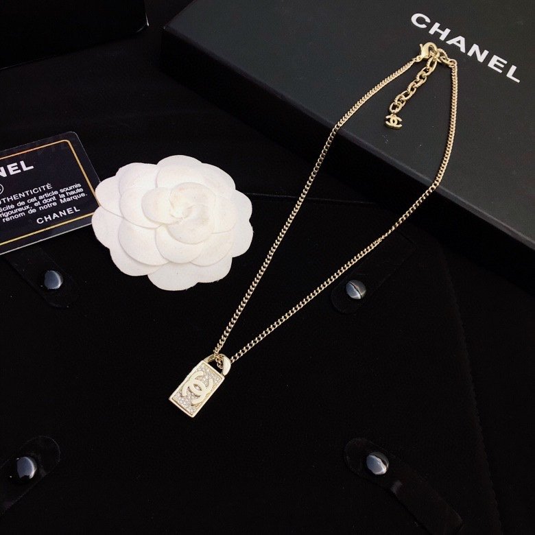 Ch**el Necklace