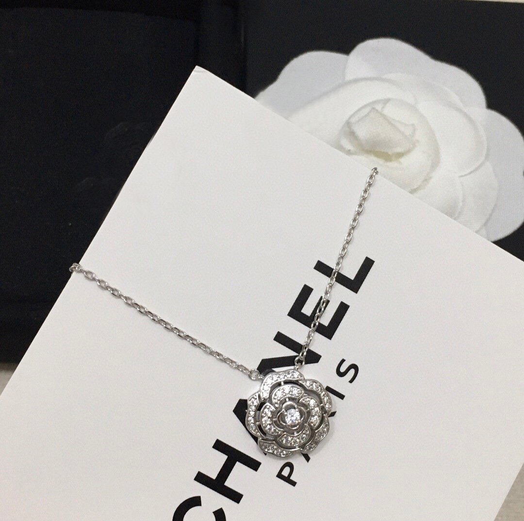 Ch**el Necklace