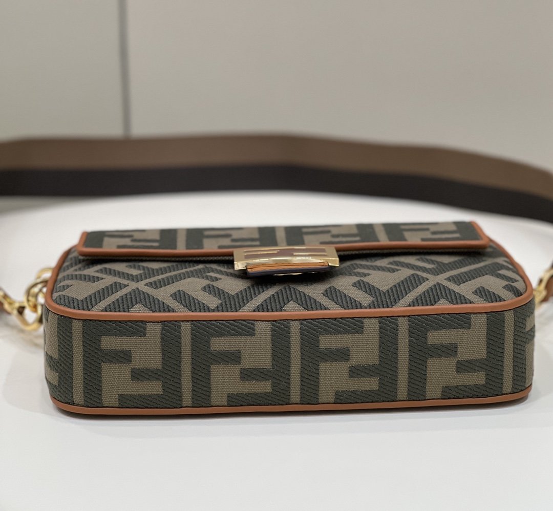 F**di Baguette Khaki For Women, Women’s Handbags, Shoulder And Crossbody Bags, 10.6in/27cm FF 8BR600