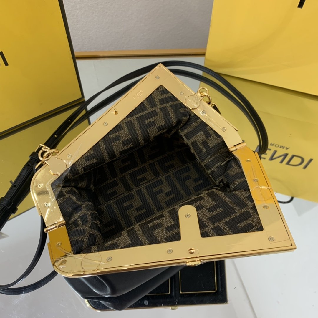 F**di First Small Black For Women, Women’s HandBags, Shoulder And Crossbody Bags 10.2in/26cm FF 8BP129ABVEF0KUR