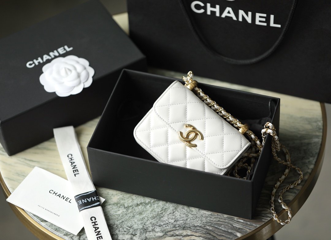 Ch**el CO-CO Clutch With Chain 9.5cm/3.7in Gold Toned Hardware For Women White