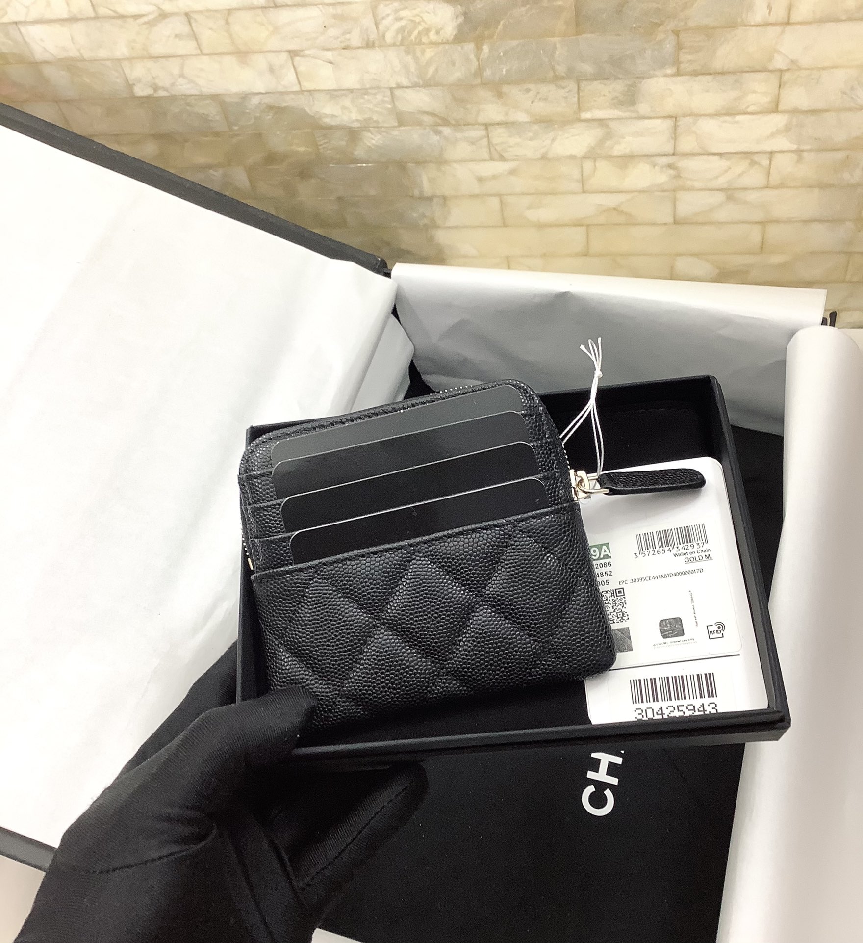 Ch**el CO-CO Classic Card Holder 19cm/7.5in Gold Hardware For Women Black