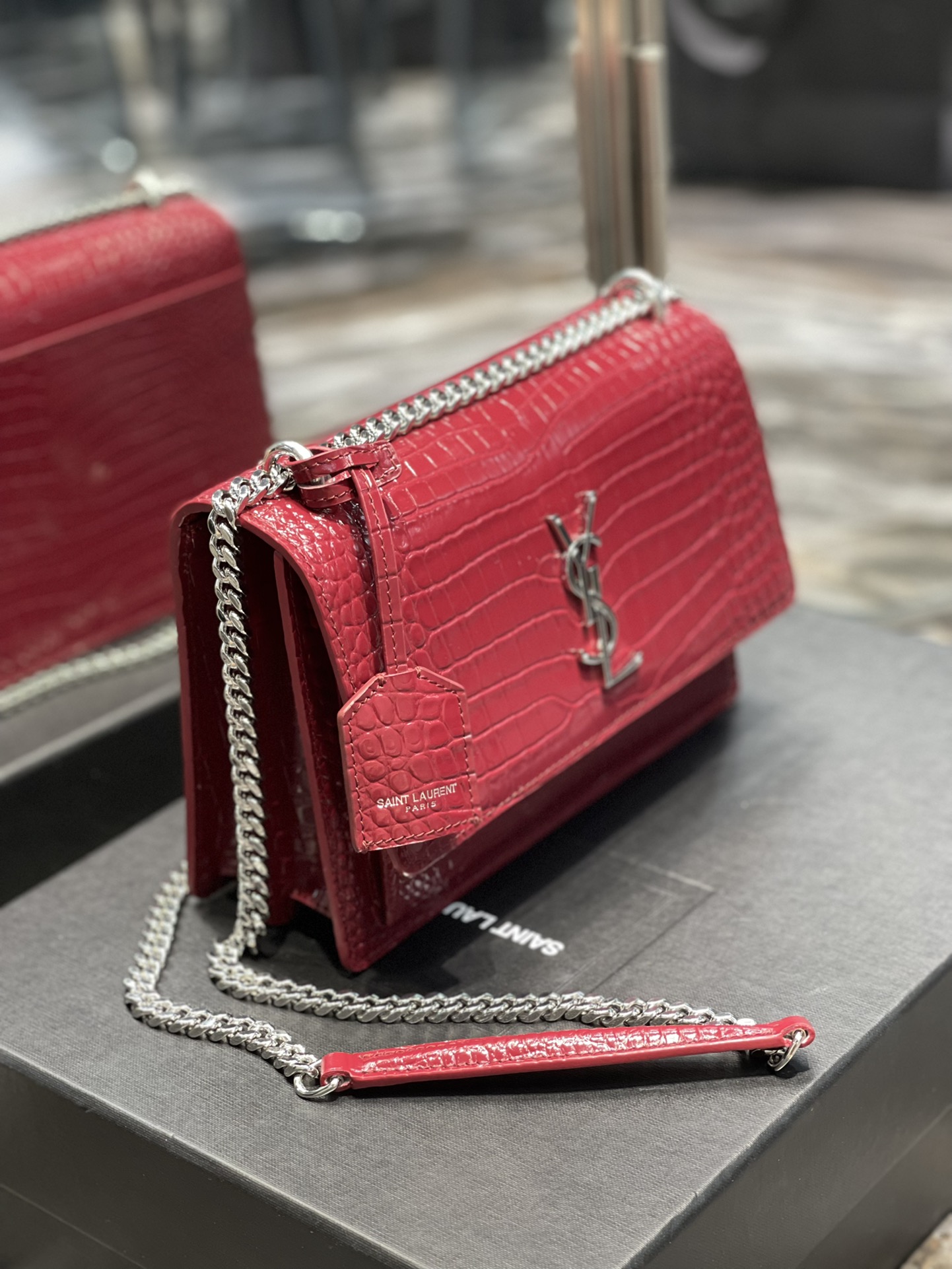 Sa1nt Lau*nt Sunset Medium Chain Bag Red For Women 8.6in/22cm Y51