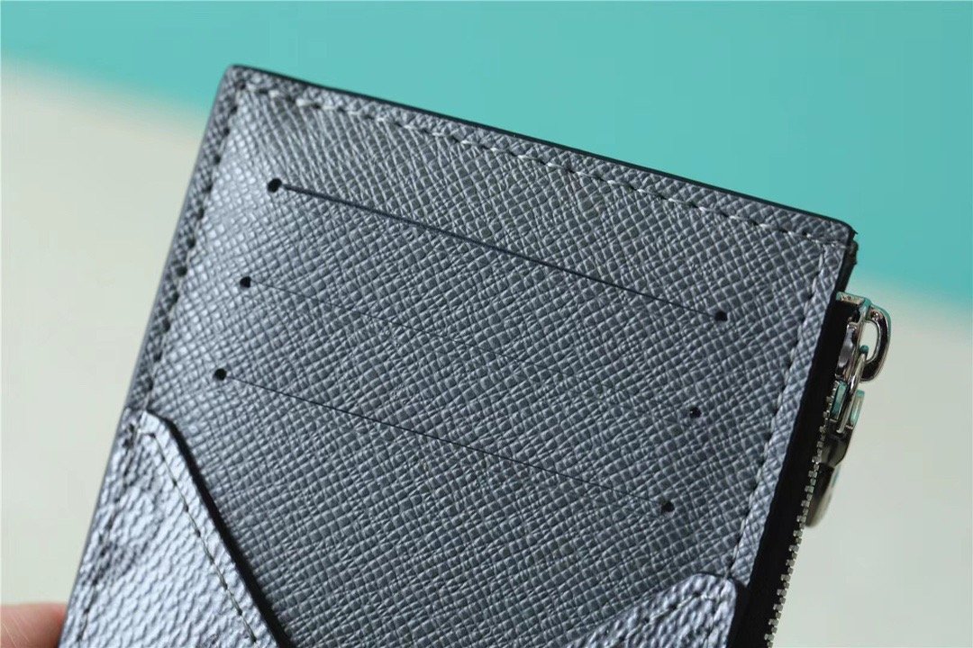 L0vis Vvtt0n Coin Card Holder Monogram Eclipse For Men, Men’s Wallet 5.7in/14.5cm LV M69533