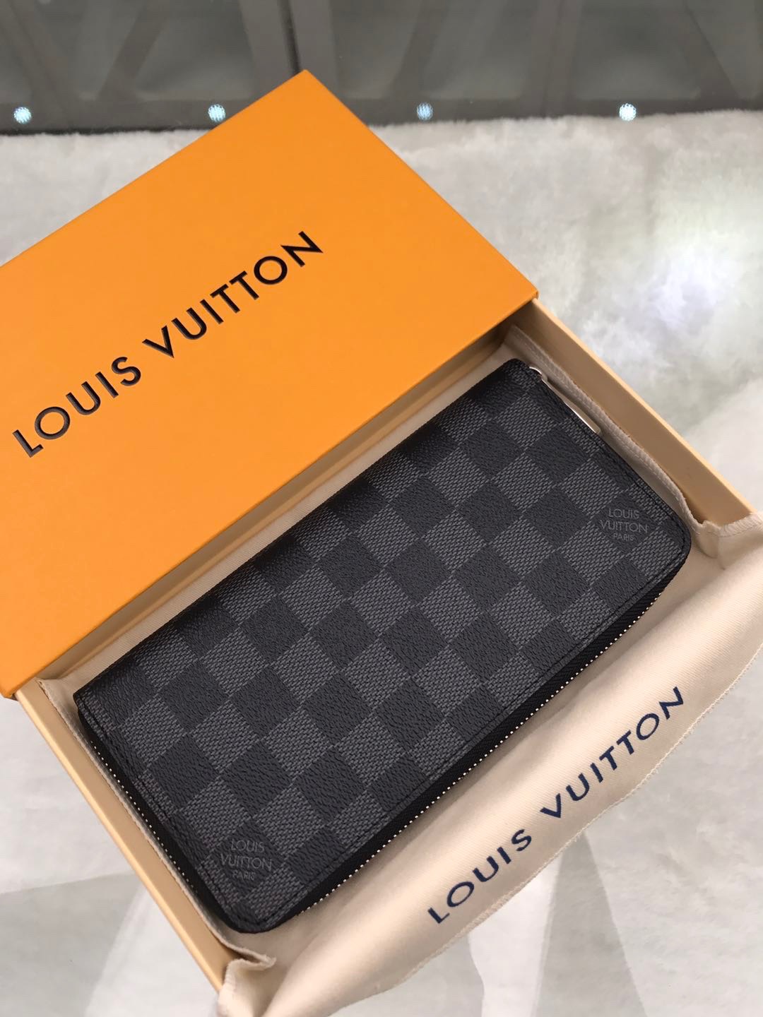 L0vis Vvtt0n Zippy Wallet Vertical Damier Graphite Canvas For Men, Men’s Wallet 7.9in/20cm LV N63095