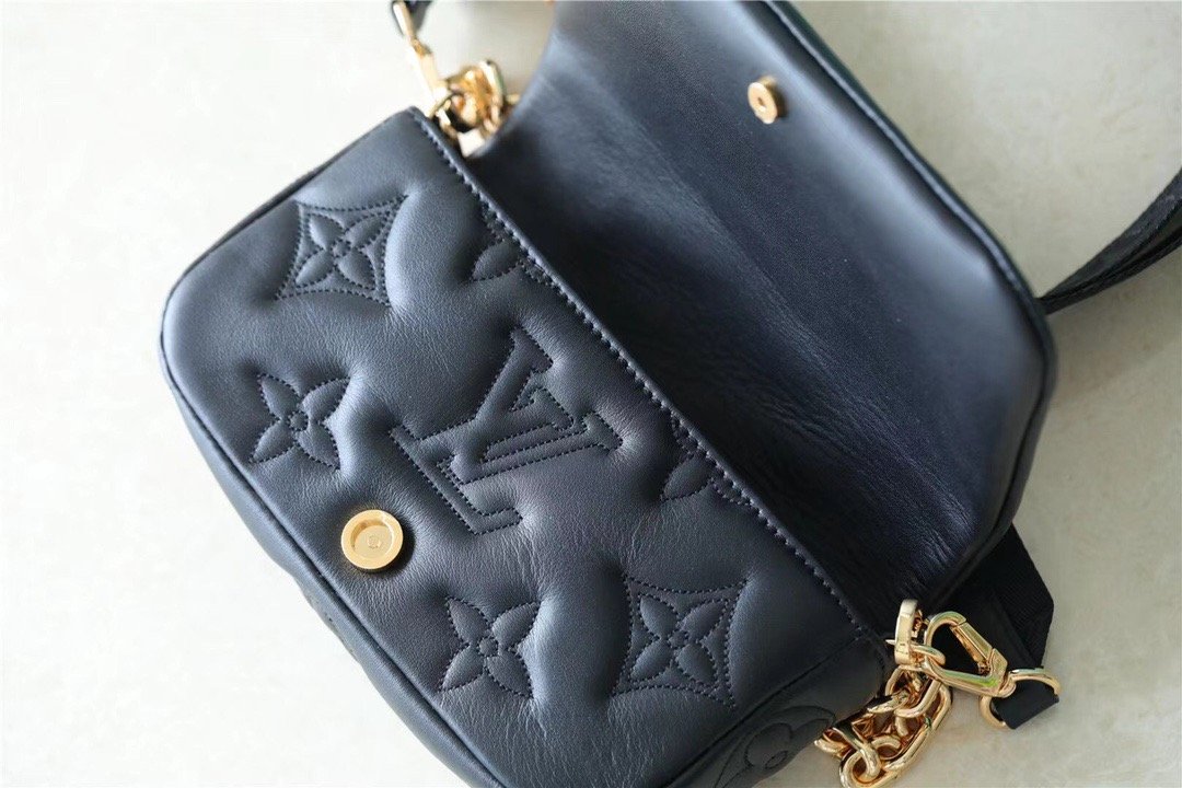 L0vis Vvtt0n Wallet On Strap Bubblegram Monogram In Wallets and Small Leather Goods For Women M81398 7.9in/20cm LV M81398