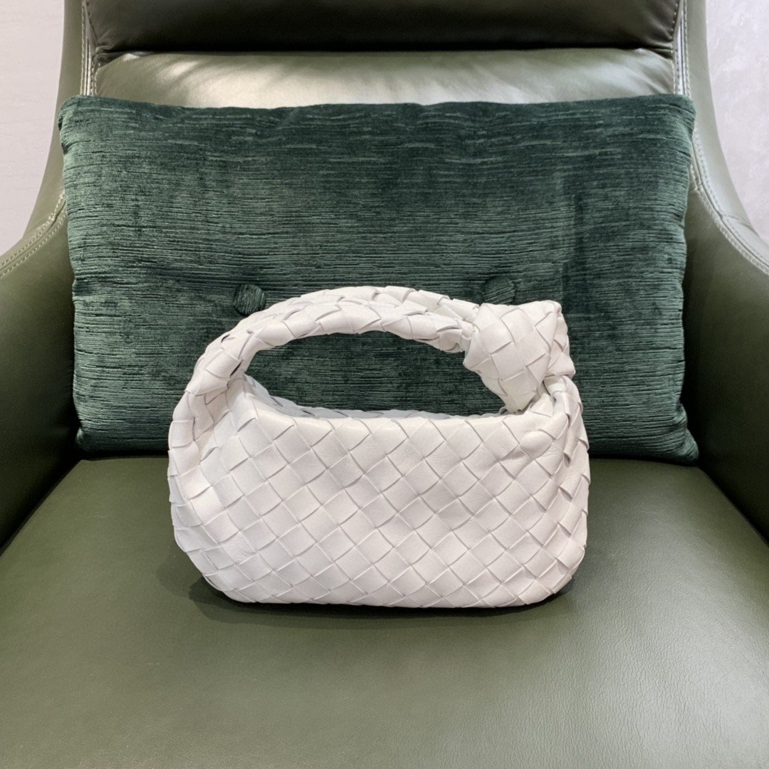 B0tt*ga Ven*ta Mini Jodie Bag For Women 11in/28cm In Chalk 651876VCPP59143
