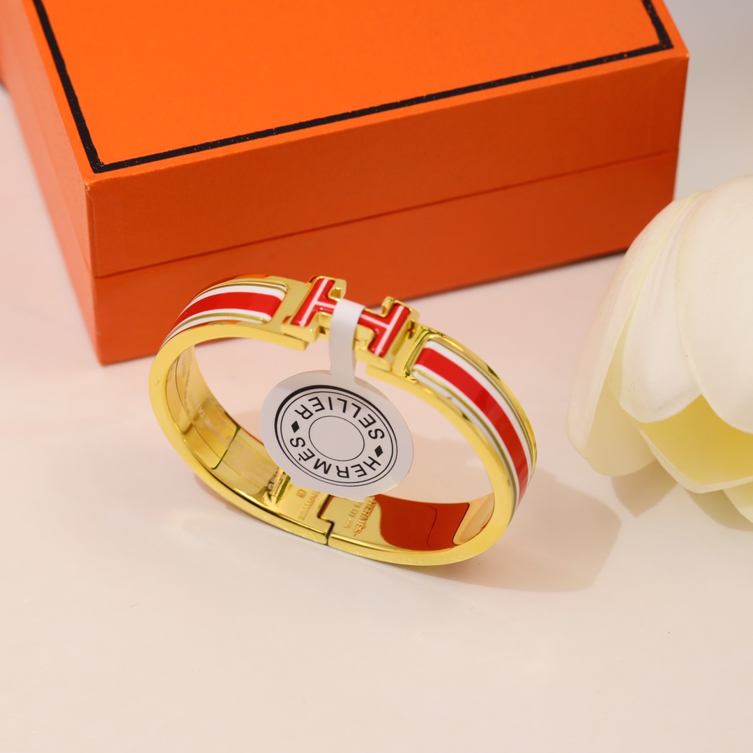 H**me5 Bracelet