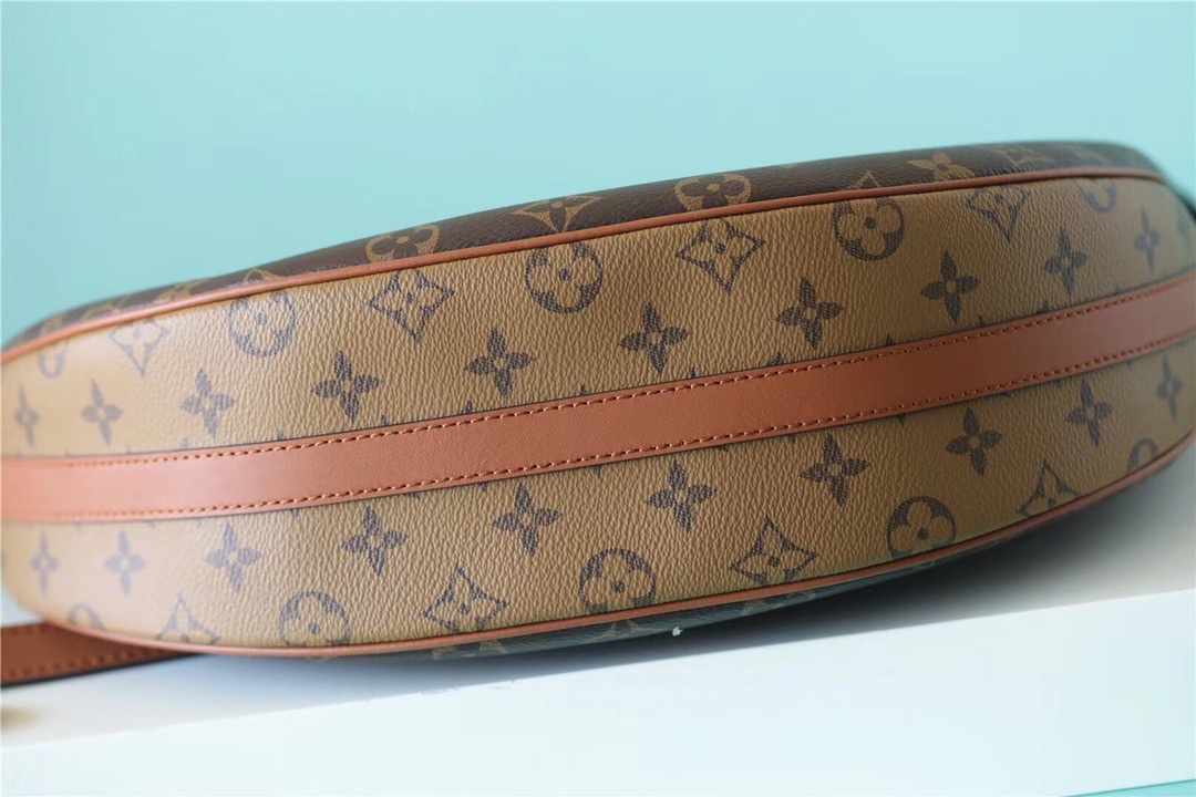 L0vis Vvtt0n Loop Monogram Canvas By Nicolas Ghesquiere For Women, Women’s Handbags, Shoulder And Crossbody Bags 38cm/15in LV