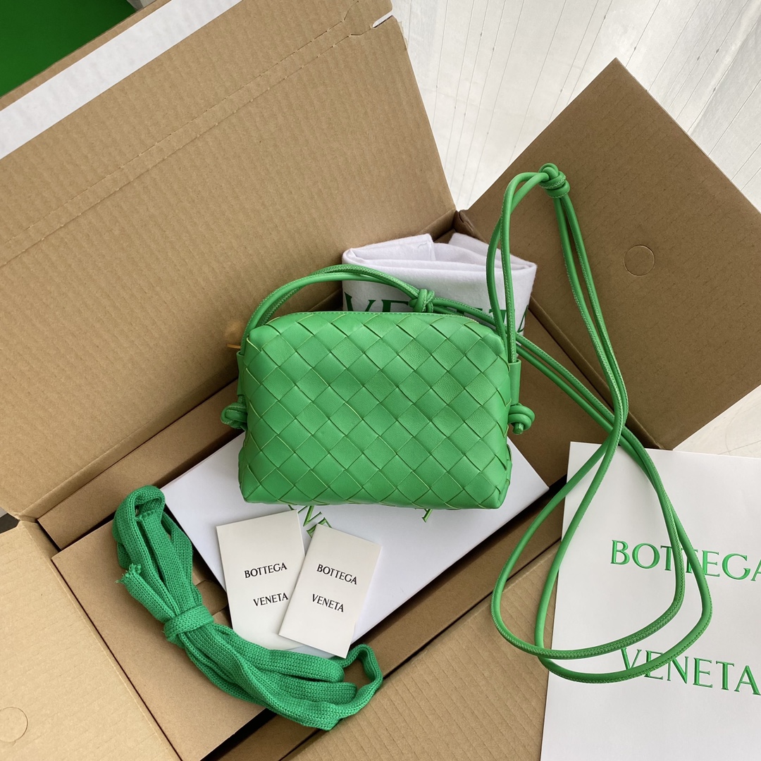 B0tt*ga Ven*ta Mini Loop Camera Bag Green, For Women, Women’s Bags 6.7in/17cm 680254V1G113722