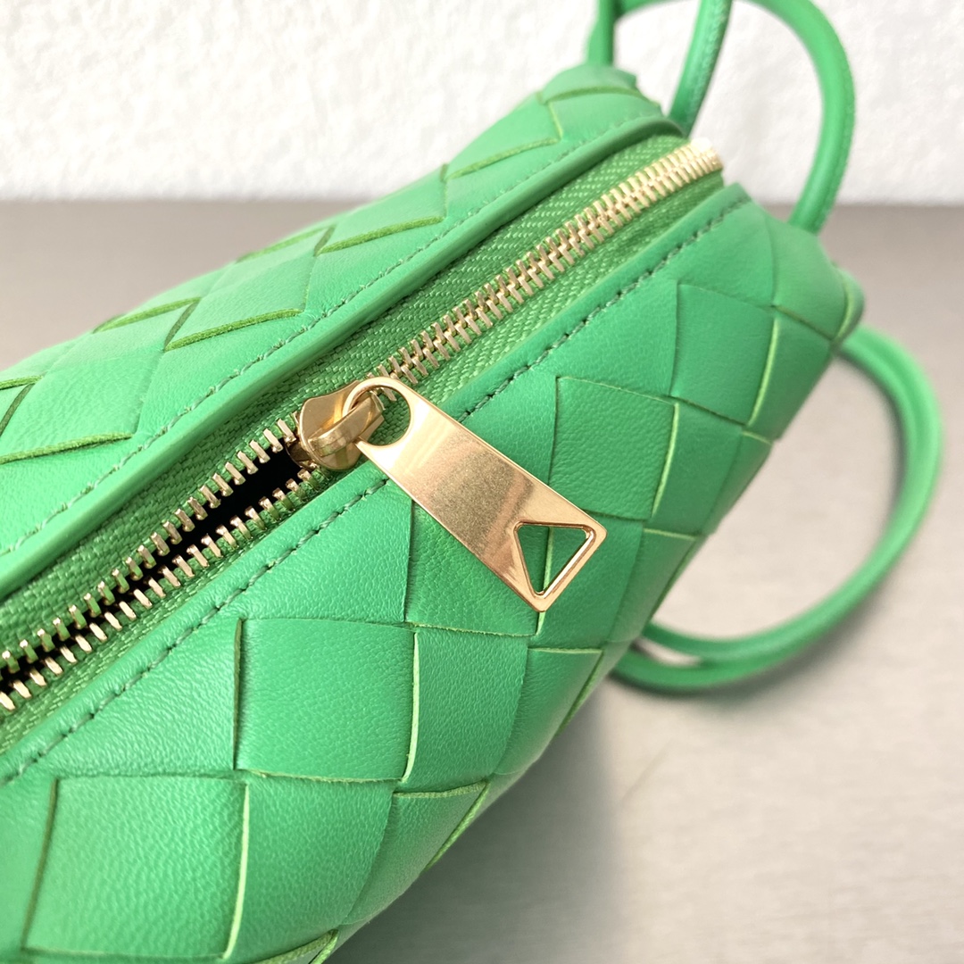 B0tt*ga Ven*ta Mini Loop Camera Bag Green, For Women, Women’s Bags 6.7in/17cm 680254V1G113722