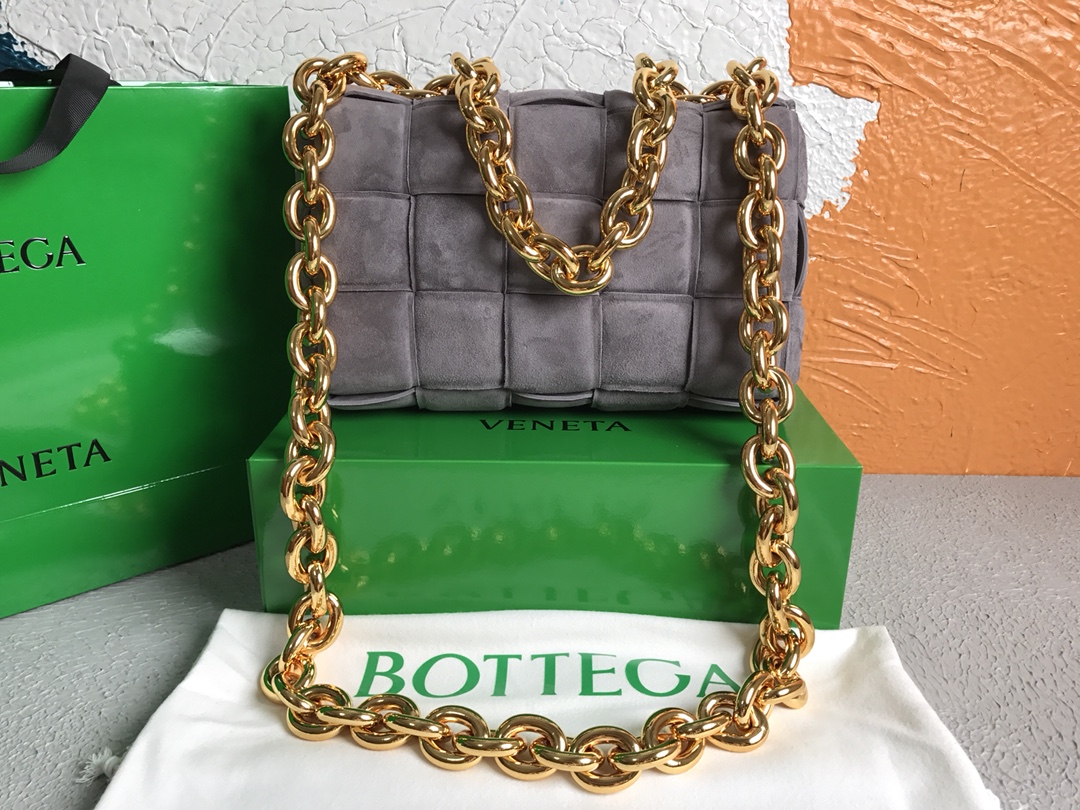 B0tt*ga Ven*ta Chain Cassette Gray, For Women, Women’s Bags 10.2in/26cm