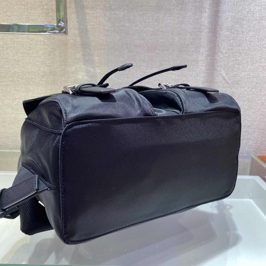 Pra*a Small Re-Nylon Backpack Black For Women, Women’s Bags 11in/28cm 1BZ677_RV44_F0002_V_OOO