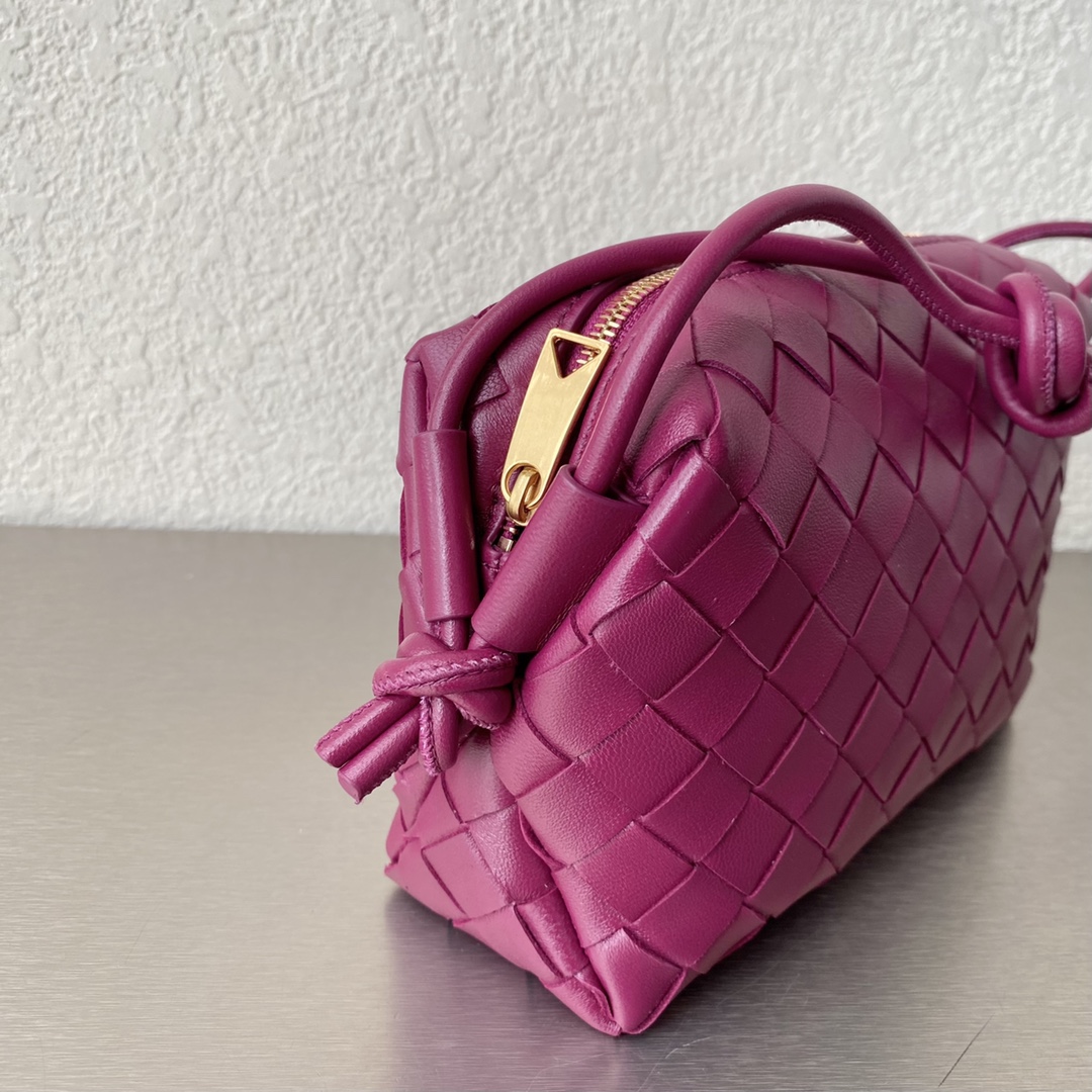B0tt*ga Ven*ta Mini Loop Camera Bag Pink, For Women, Women’s Bags 6.7in/17cm