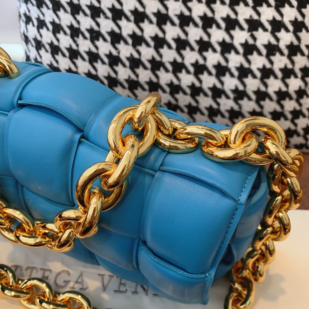 B0tt*ga Ven*ta Chain Cassette Blue, For Women, Women’s Bags 10.2in/26cm