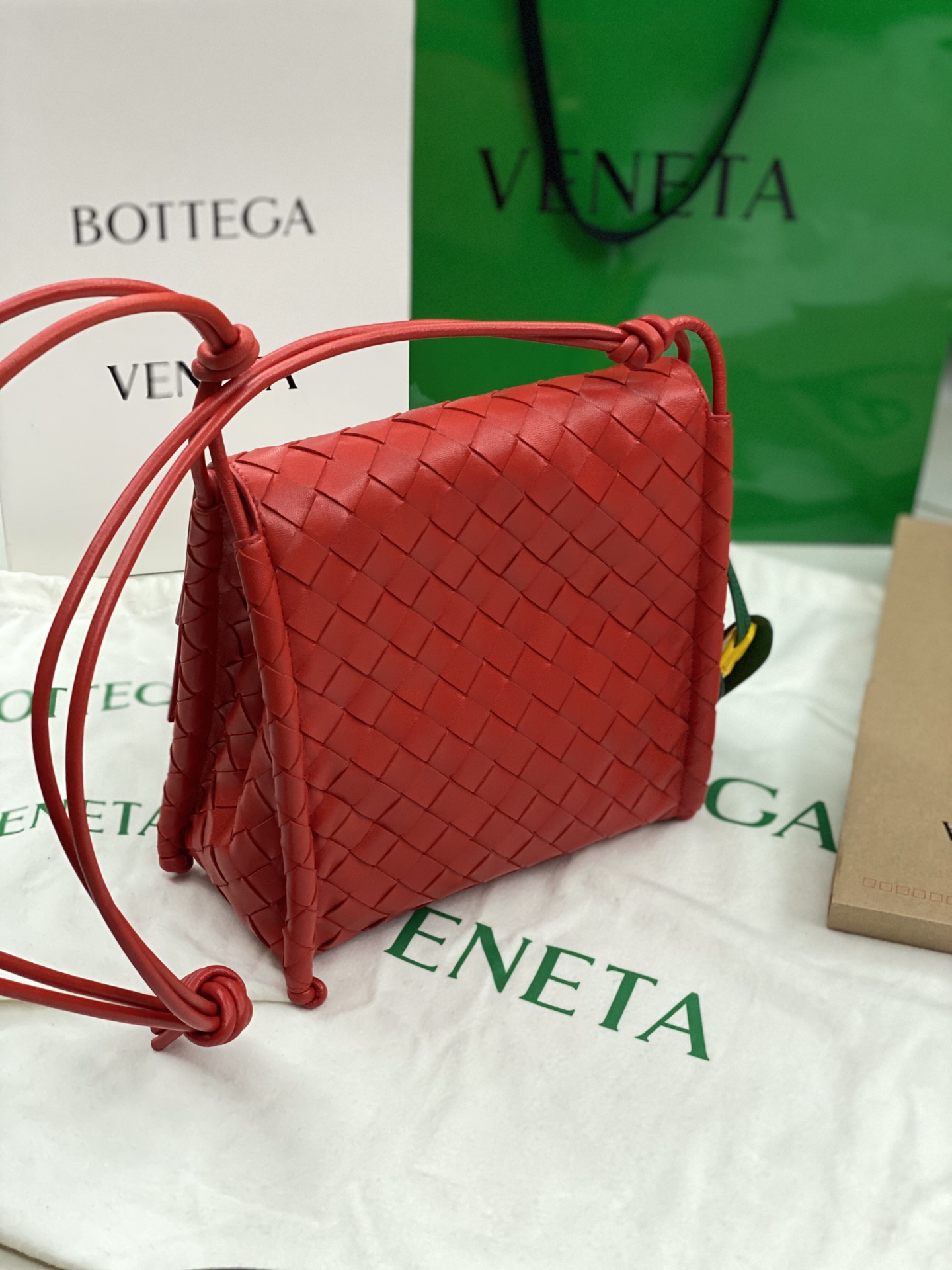 B0tt*ga Ven*ta Backpack Red, For Women, Women’s Bags 8.9in/22.5cm