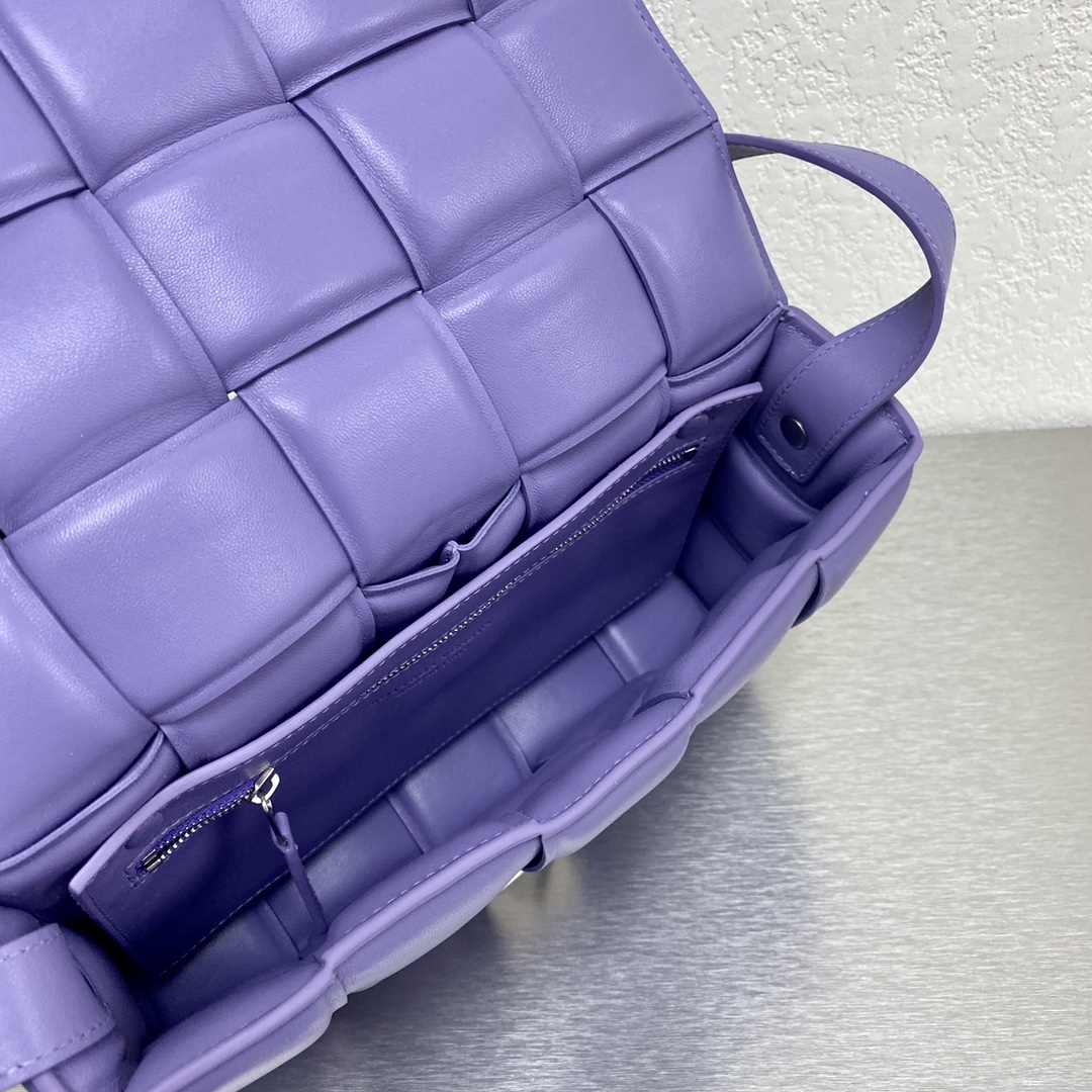 B0tt*ga Ven*ta Padded Cassette Violet, For Women, Women’s Bags 10.2in/26cm