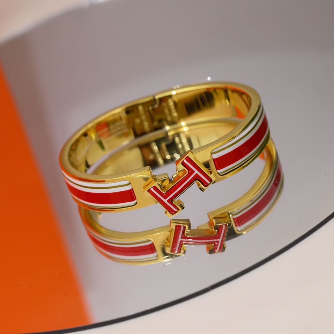 H**me5 Bracelet