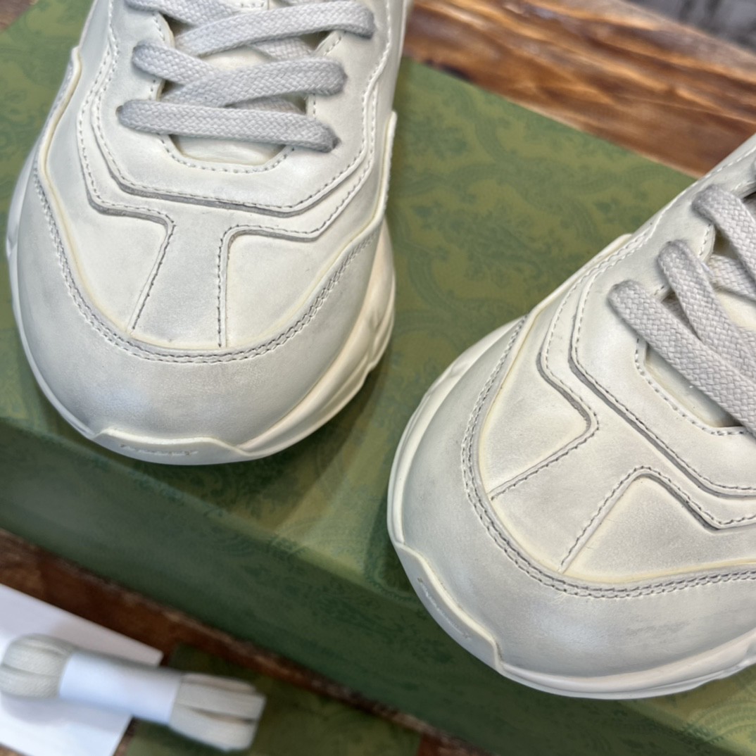 Gvc*1 Men’s Rhyton Sneaker With Strawberry Print Ivory White For Men 703814 DRW00 9522