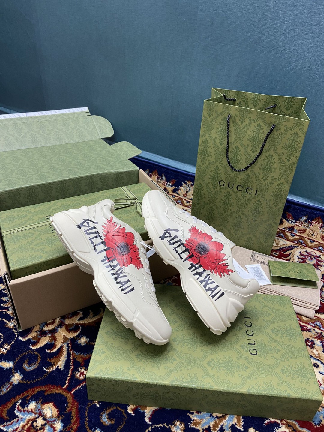 Gvc*1 Men’s Rhyton Sneakers With Gvc*1 Hawaii Poppy Print White Ivory For Men 631708-DRW00-9522