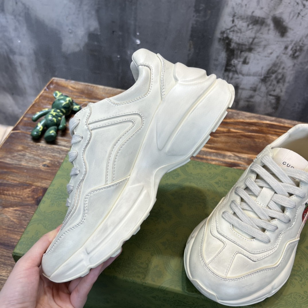 Gvc*1 Men’s Rhyton Sneaker With Strawberry Print Ivory White For Men 703814 DRW00 9522