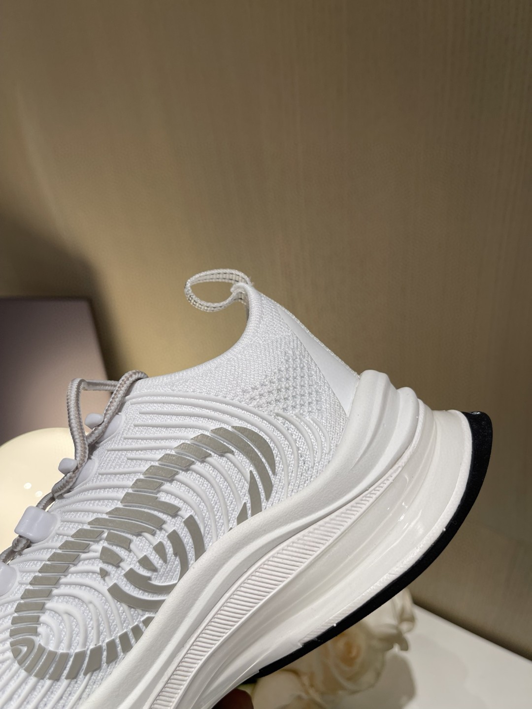 Gvc*1 Run Men’s Sneaker White For Men 680893 USM10 8475
