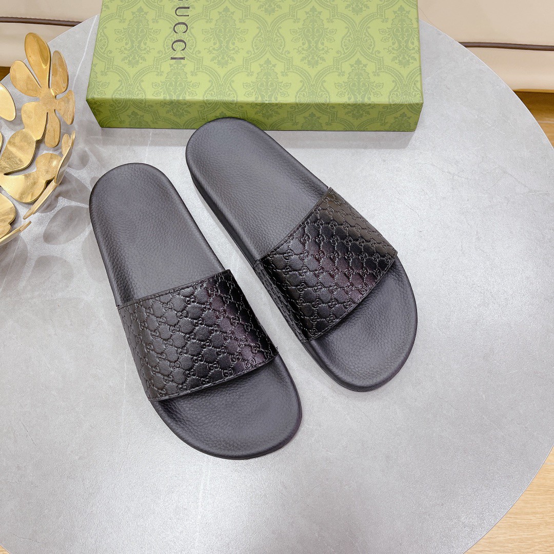 Gvc*1 Women’s Embossed GG Slide Sandal Black For Women 407345