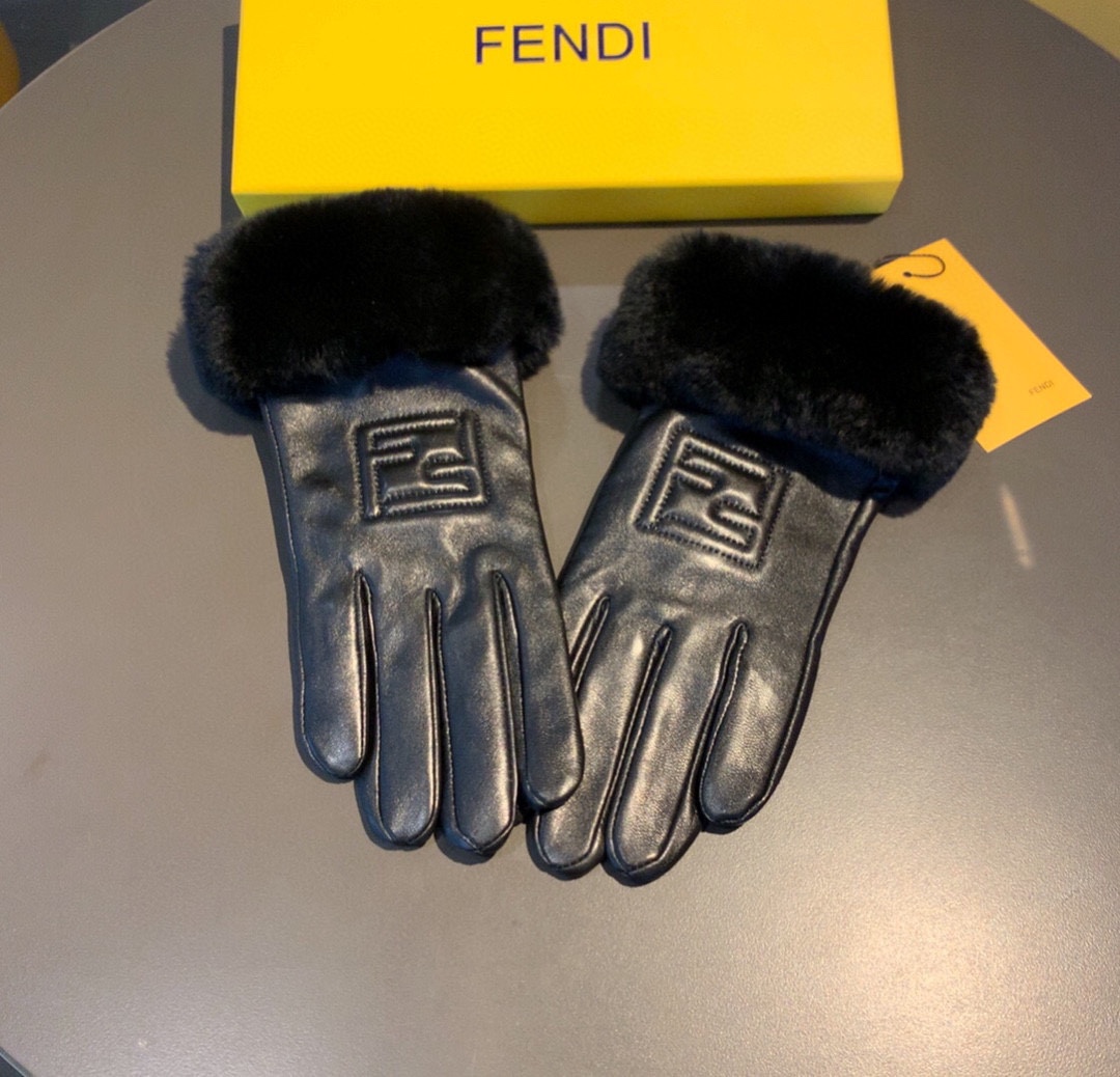 F**di Gloves In Black