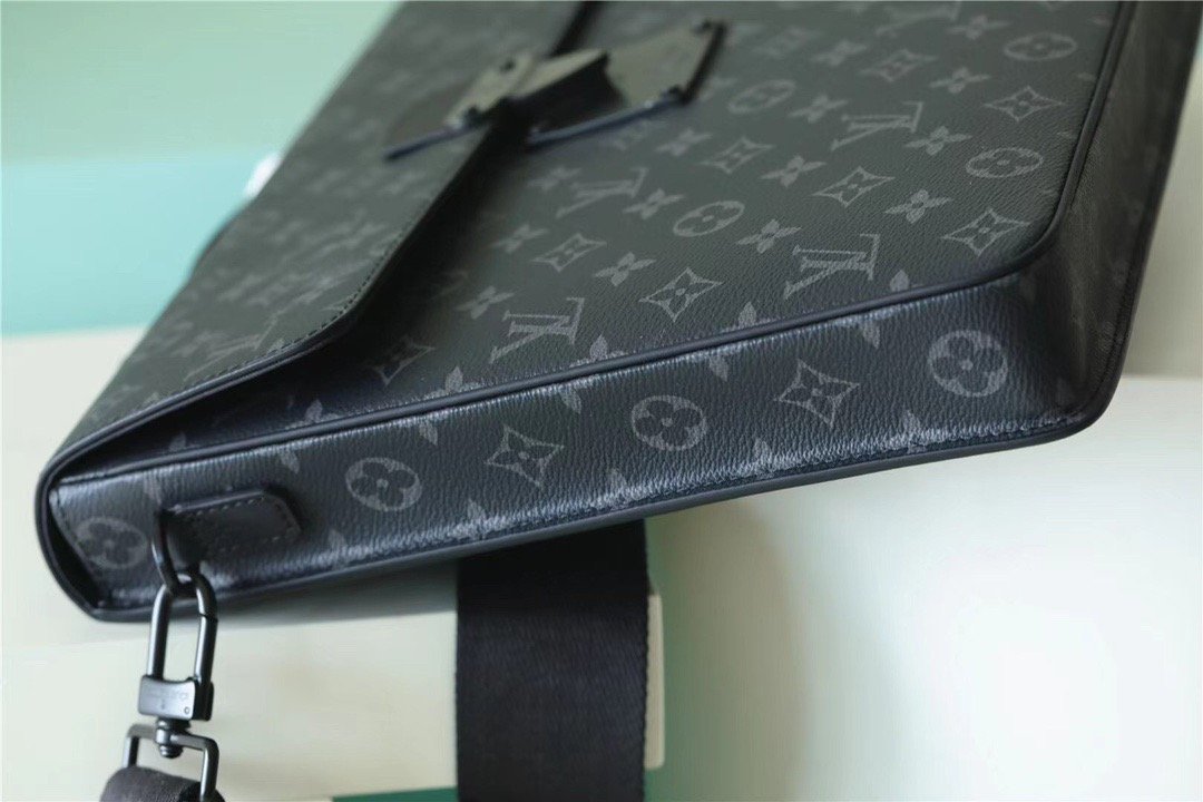L0vis Vvtt0n S-Lock Briefcase Monogram Eclipse Black For Men, Men’s Bags, Shoulder And Crossbody Bags 14.6in/37cm LV