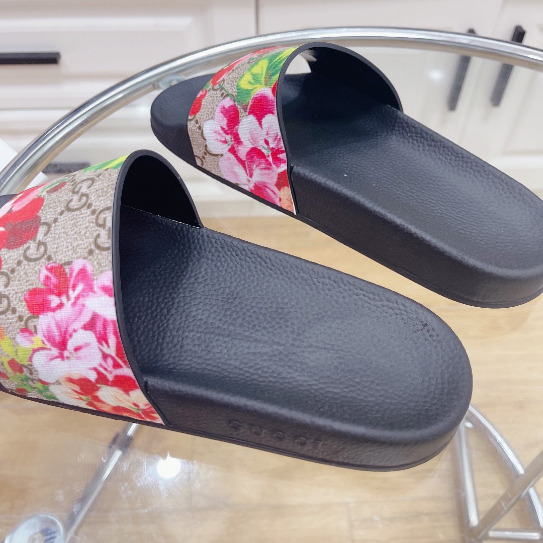 Gvc*1 Men’s Slides Bloom Print Red For Men 408508 G2200 8919
