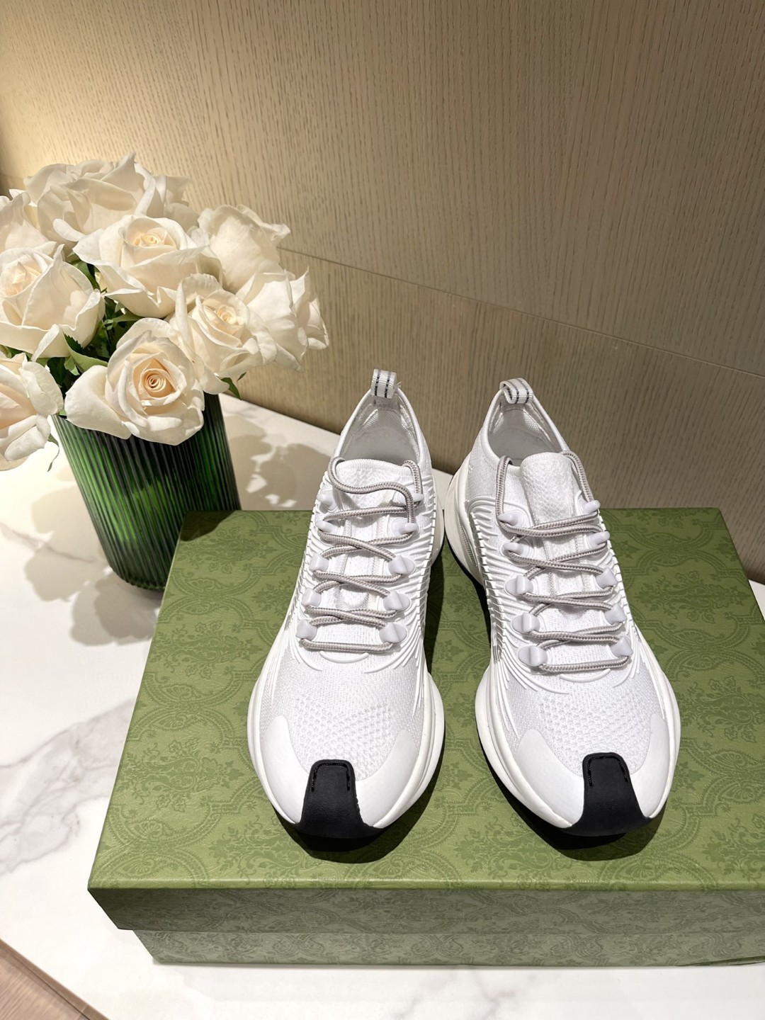 Gvc*1 Run Women’s Sneaker White For Women 680893 USM10 8475