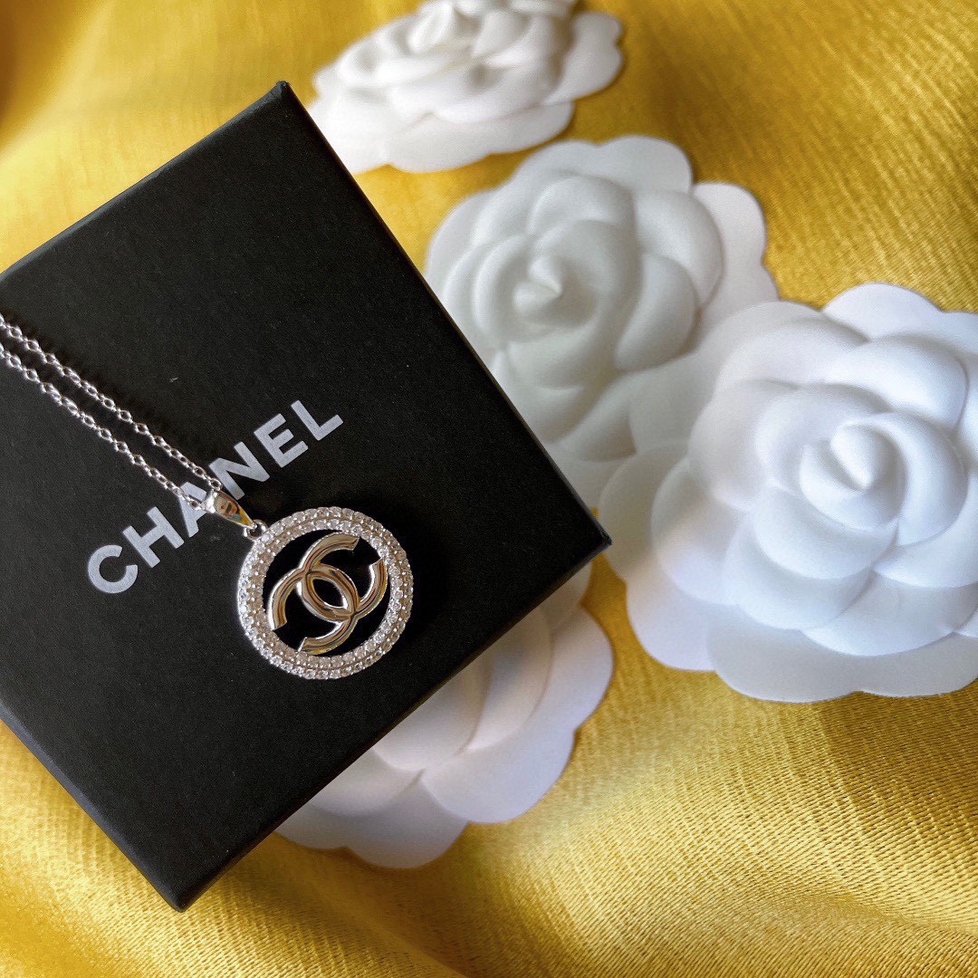 Ch**el Necklace